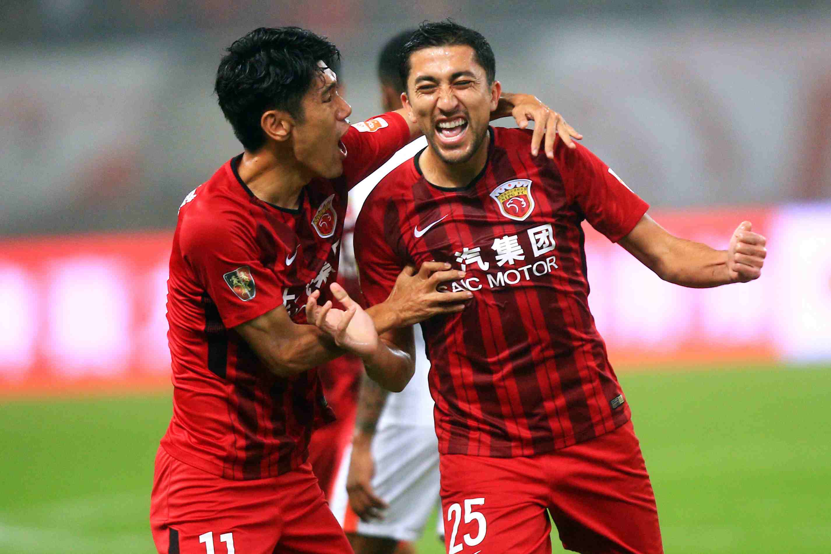 德天空：多特为阿德耶米提供720万欧年薪合同，但未满足要求（德天空：多特开出年薪720万欧合同，未达阿德耶米预期）