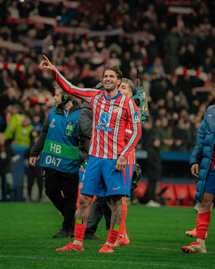 请不要在文艺演出中插播世界杯抽签（文艺演出请勿穿插世界杯抽签）