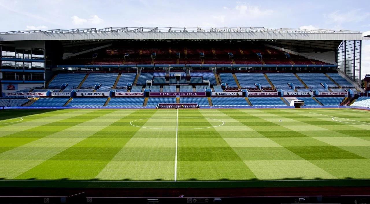 云南玉昆祝贺铜梁龙冲超：对从业余联赛起步的艰辛感同身受（云南玉昆祝贺铜梁龙冲超成功：同为业余起步，深知一路艰辛）